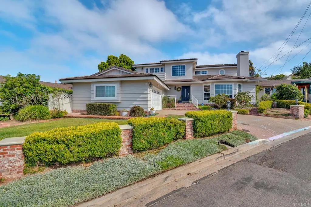 Single Family Residence for sale at 972 Skylark Drive, La Jolla, San Diego County, CA featuring 3 beds and 3 baths