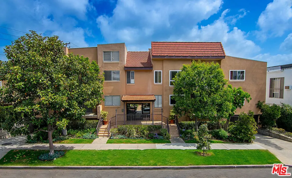 Condominium for rent at 1730 Camden Avenue 108, Los Angeles, CA featuring 2 beds and 2 baths
