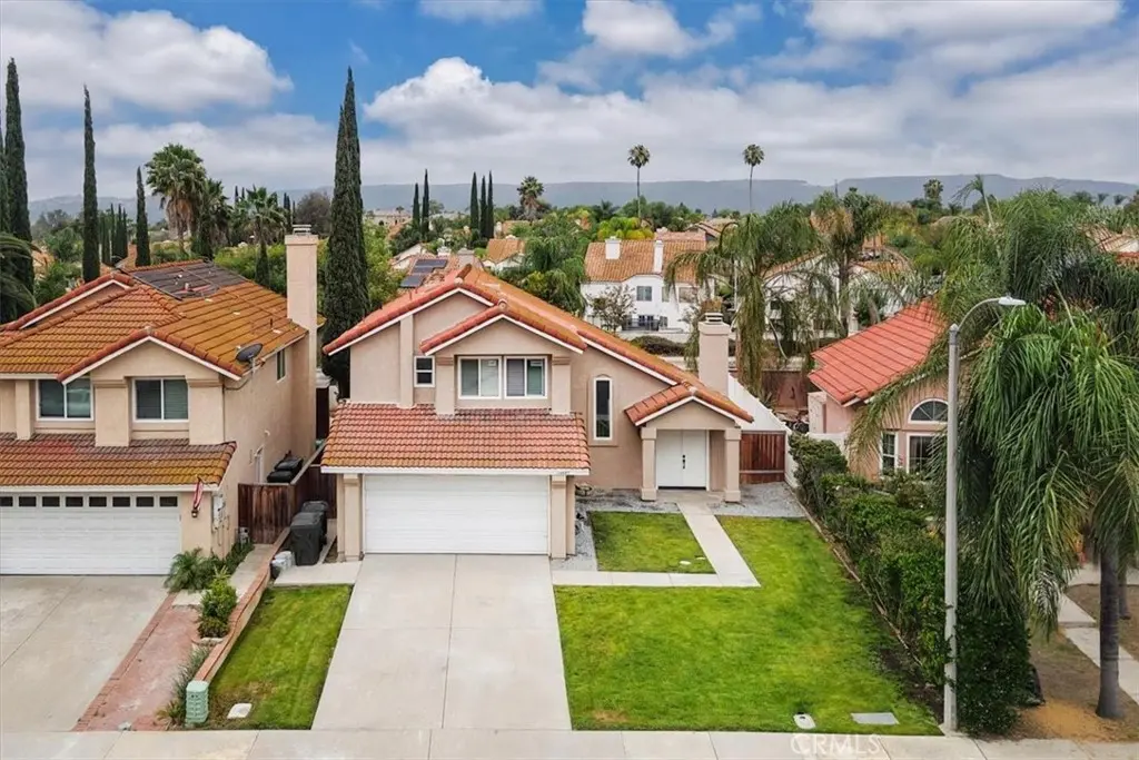 Residential Lease for rent at 24687 New Haven, Murrieta, Riverside County, CA featuring 3 beds and 3 baths