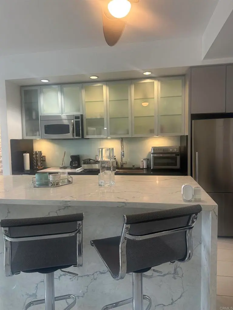 Condominium for rent at 575 6th Avenue 905, San Diego, CA featuring 1 bed and 1 bath