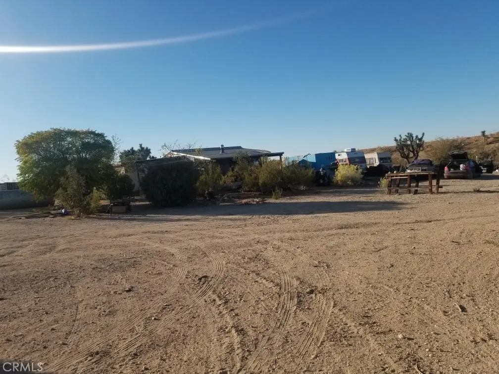 18501 Fort Tejon Road, Llano, CA — listing photo 1