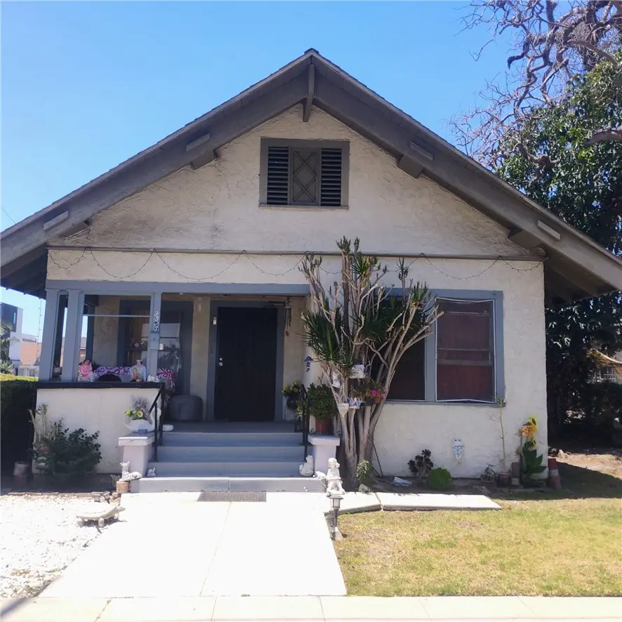 Single Family Residence for sale at 3525 RAYMOND, Los Angeles, CA featuring 2 beds and 1 bath
