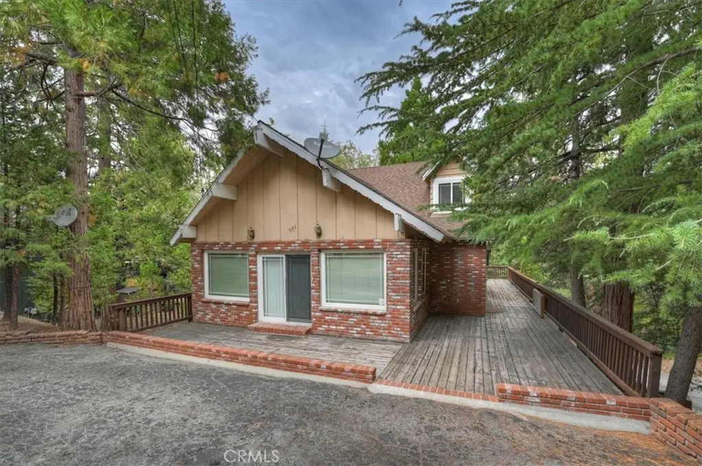 556 Pioneer, Lake Arrowhead, CA — listing photo 1