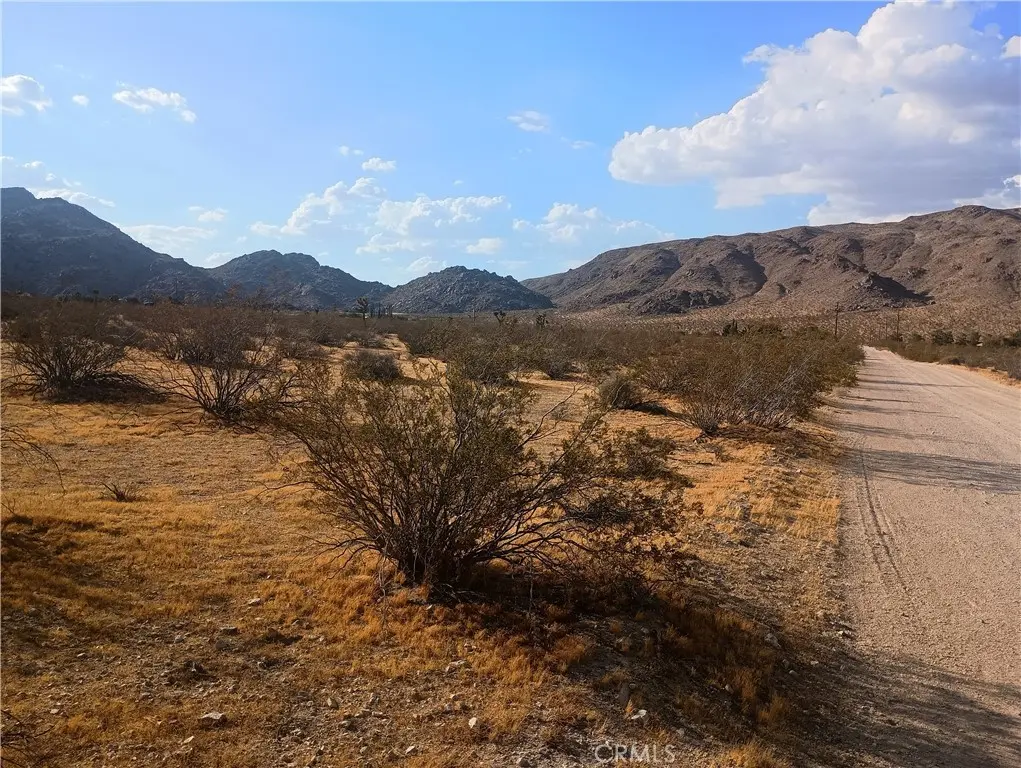 13089 Sunset Drive, Lucerne Valley, CA — listing photo 1