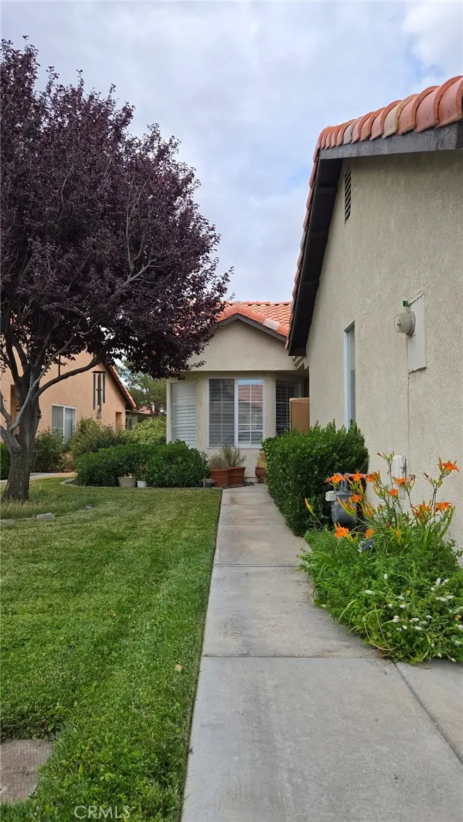 11545 Oak, Apple Valley, CA — listing photo 1