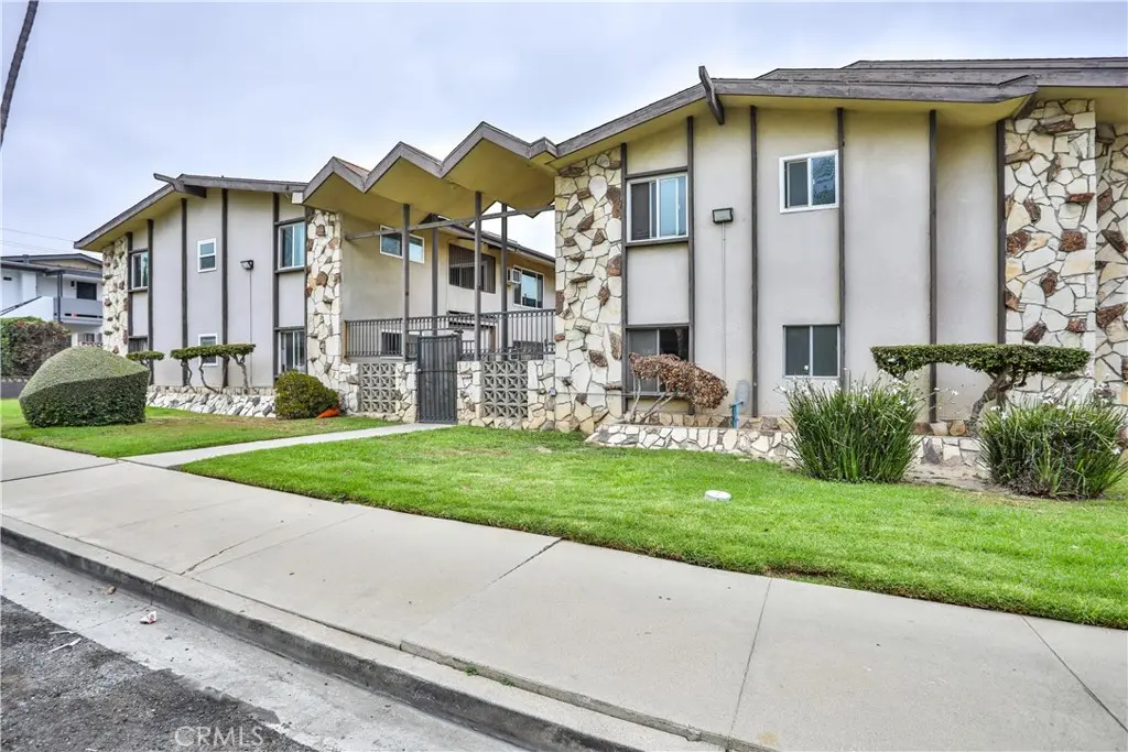 2018 Las Vegas 4, Pomona, CA — listing photo 1