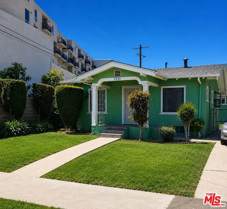 Single Family Residence for sale at 2531 S Sycamore Avenue, Los Angeles, CA featuring 2 beds and 1 bath