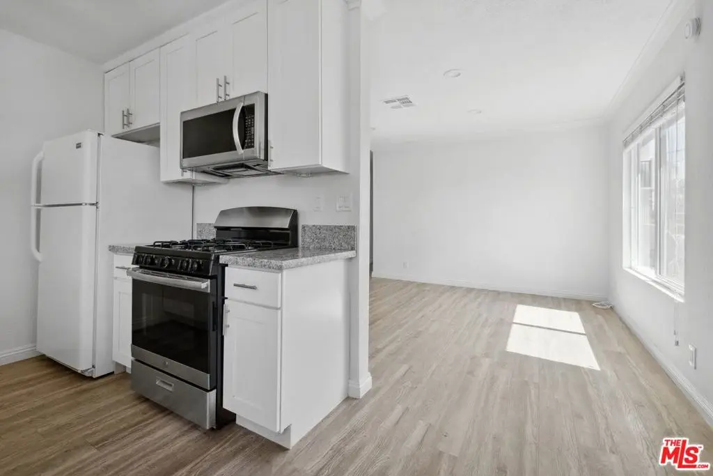 Condominium for rent at 6612 De Longpre Avenue 5, Los Angeles, CA featuring 2 beds and 1 bath