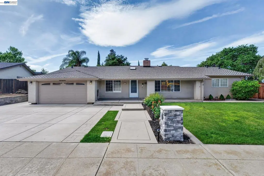 Single Family Residence for sale at 1147 Lomitas Ave, Livermore, CA featuring 5 beds and 3 baths
