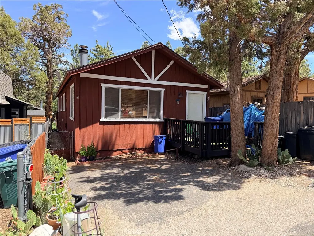 253 Santa Barbara, Sugarloaf, CA — listing photo 1