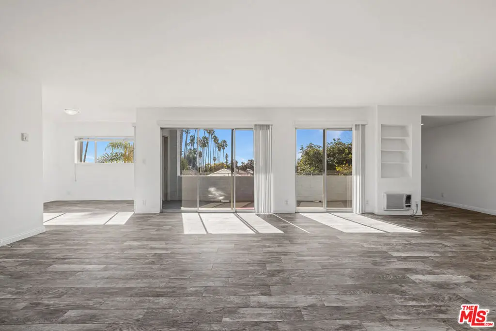 Condominium for sale at 7560 HOLLYWOOD Boulevard 109, Los Angeles, CA featuring 2 beds and 2 baths
