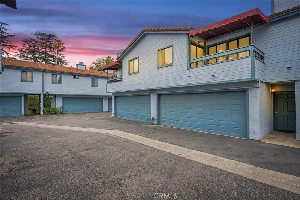 1255 N Los Robles Ave. 18, Pasadena, CA — listing photo 1