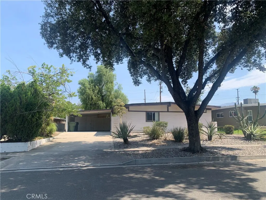 Single Family Residence for rent at 1325 Campus, Redlands, CA featuring 3 beds and 2 baths