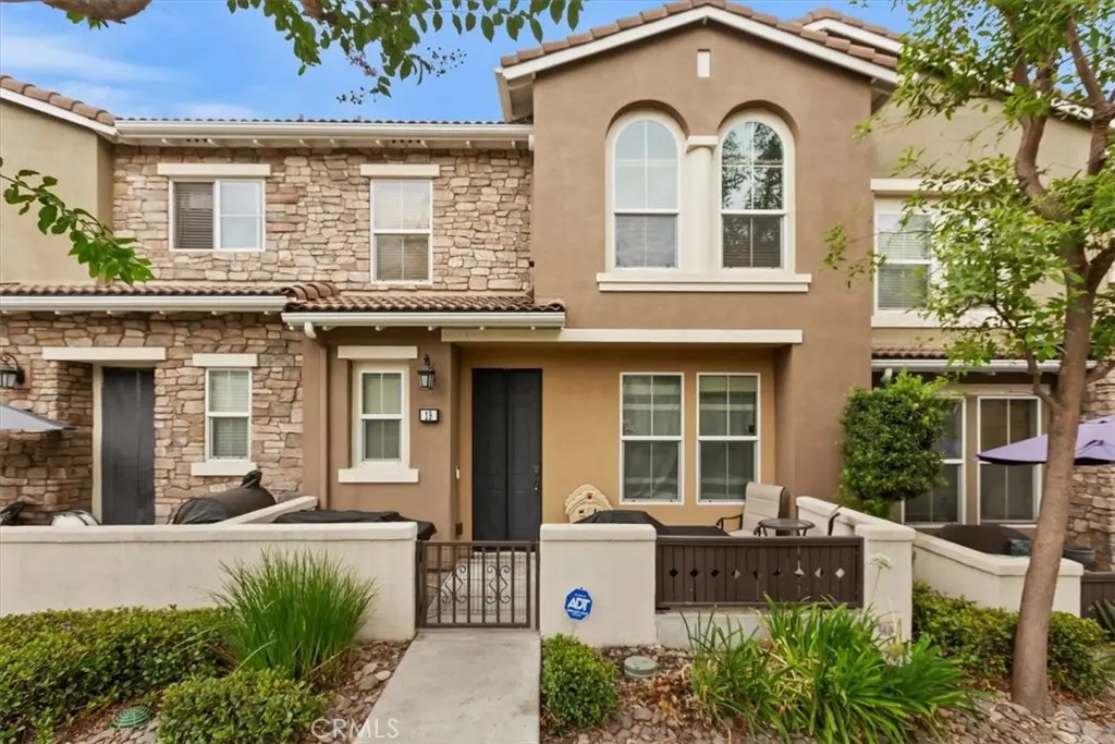 15723 Parkhouse 19, Fontana, CA — listing photo 1