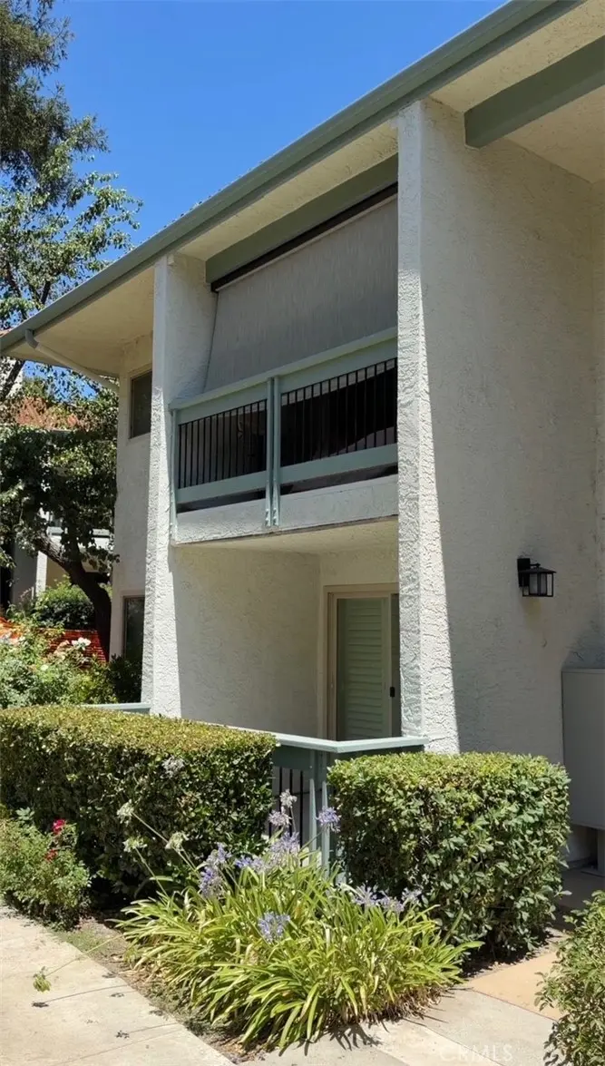 Residential Lease for rent at 4642 Park Granada 161, Calabasas, Los Angeles County, CA featuring 2 beds and 2 baths