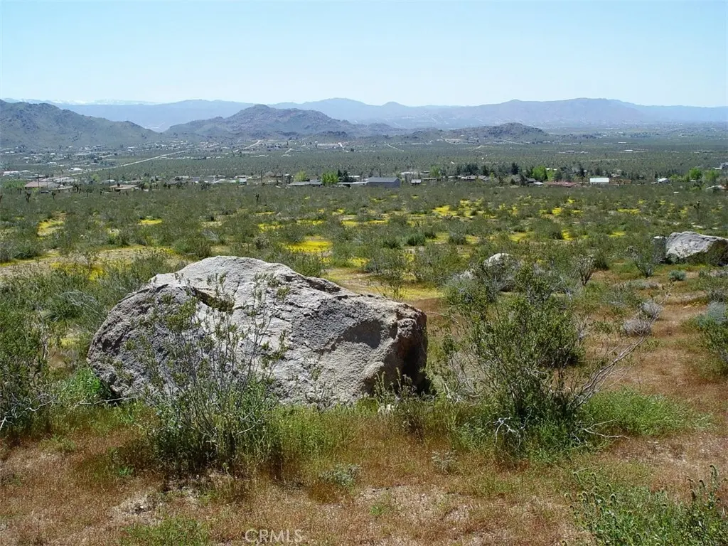1 Susie Lane, Apple Valley, CA — listing photo 1