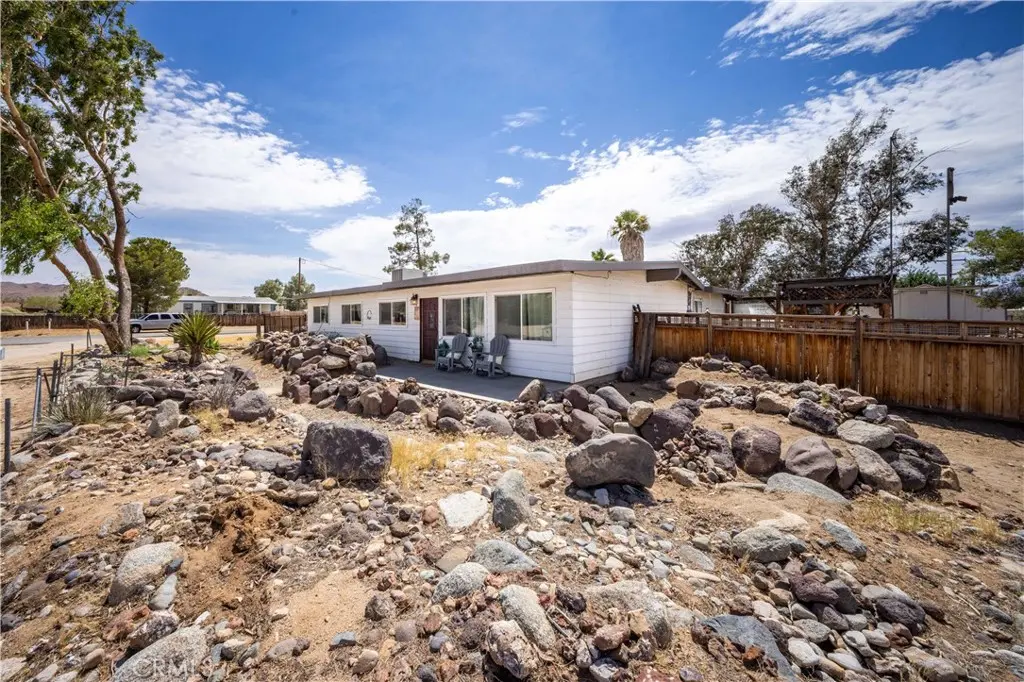 1263 S Primrose, Ridgecrest, CA — listing photo 1