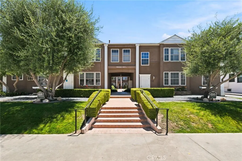 15034 1/4 Dickens, Sherman Oaks, CA — listing photo 1