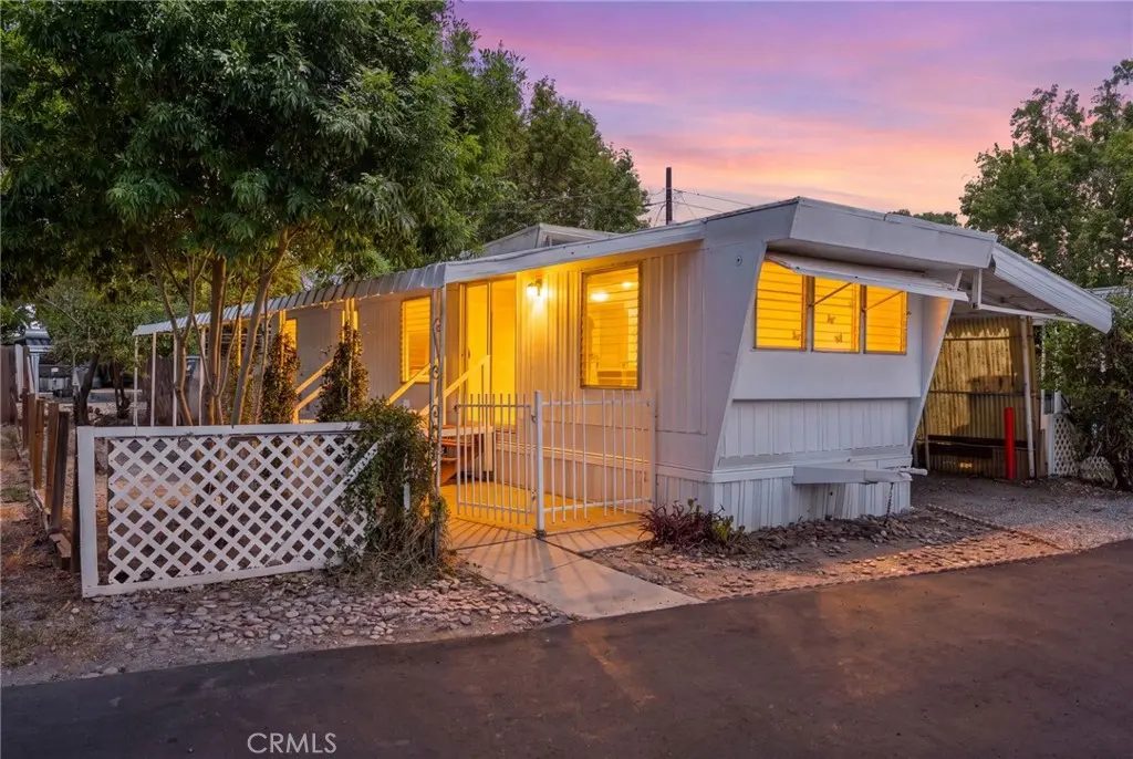 Manufactured In Park for sale at 2150 S San Jacinto Avenue 28, San Jacinto, CA featuring 1 bed and 2 baths