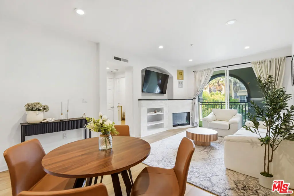 12963 Runway Road 321, Playa Vista, CA — listing photo 1