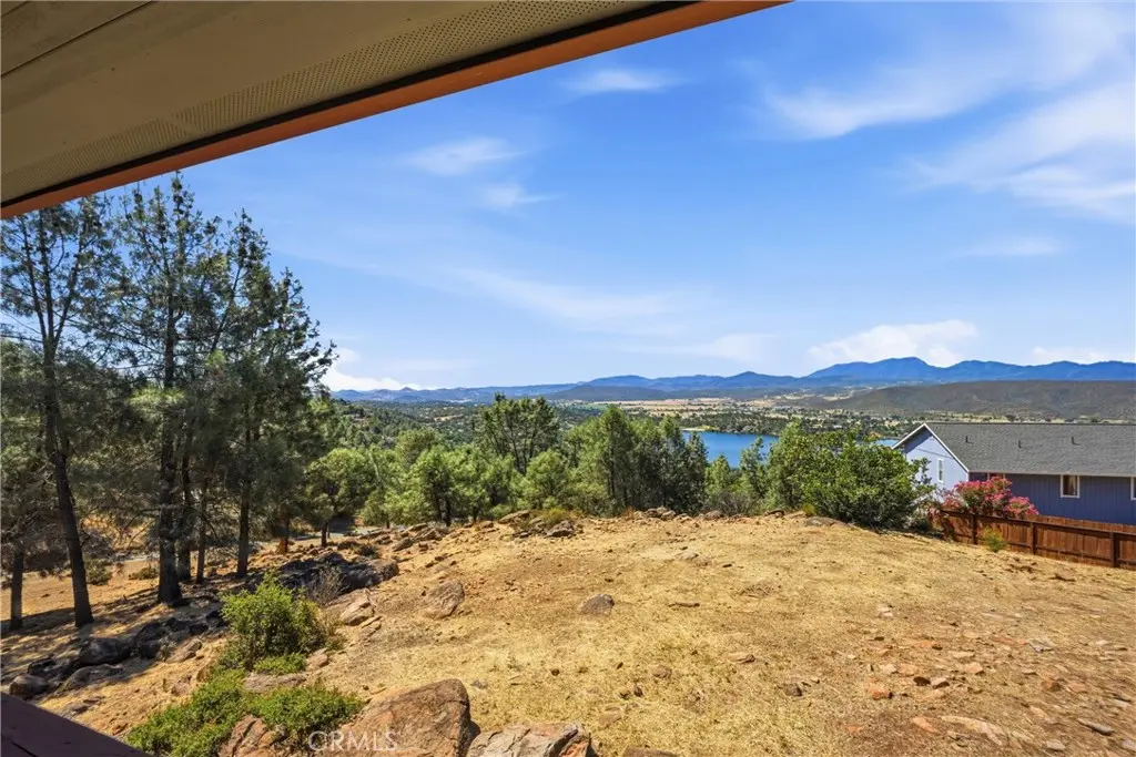 16547 Crescent Court, Hidden Valley Lake, CA — listing photo 1