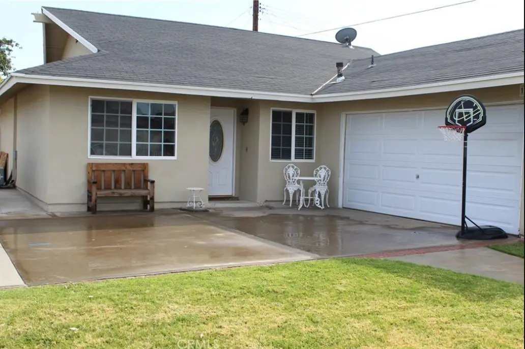 19738 Aldbury, Canyon Country, CA — listing photo 1