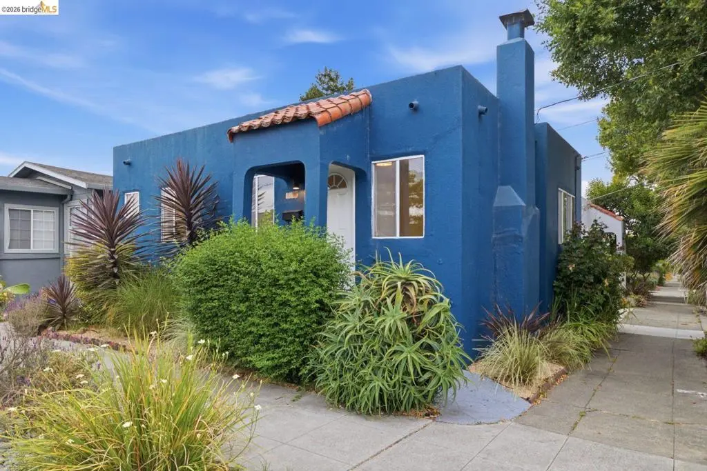 Single Family Residence for sale at 2600 Sacramento St, Berkeley, CA featuring 3 beds and 2 baths