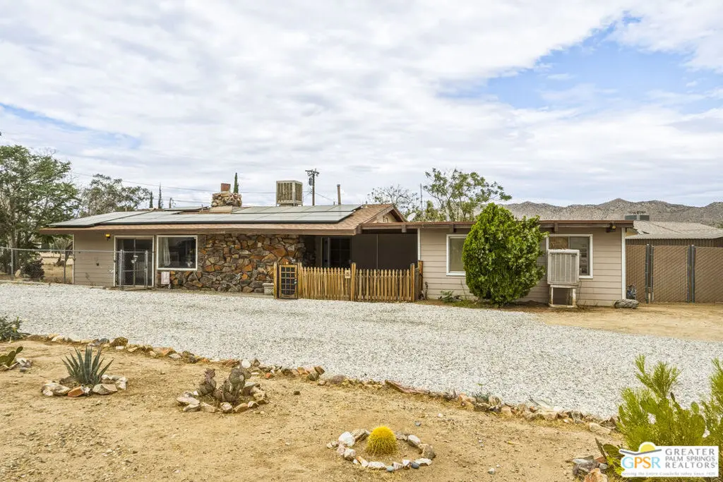 7490 Barberry Avenue, Yucca Valley, CA — listing photo 1