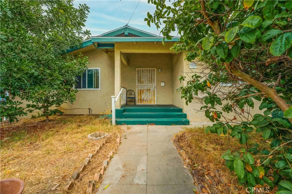 Single Family Residence for sale at 1012 Vina, Long Beach, CA featuring 3 beds and 2 baths