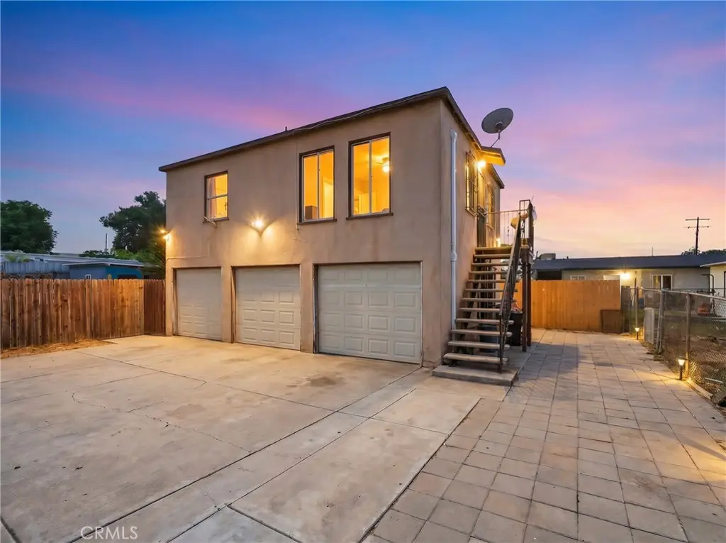 Triplex for sale at 428 E Oaks, Compton, CA