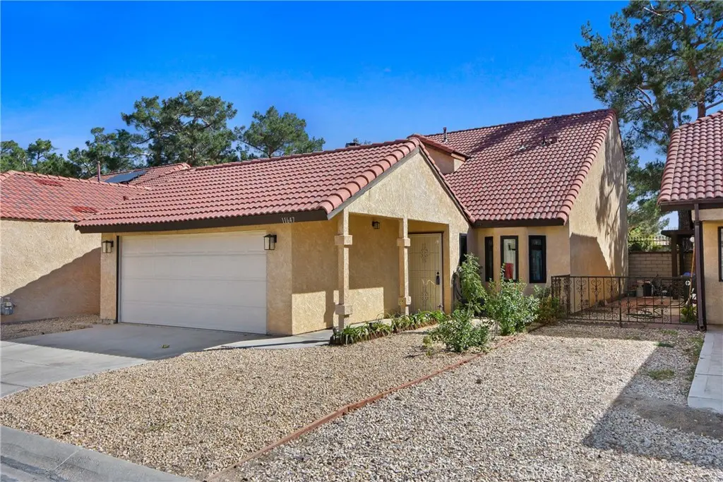 11647 Pepper Lane, Apple Valley, CA — listing photo 1