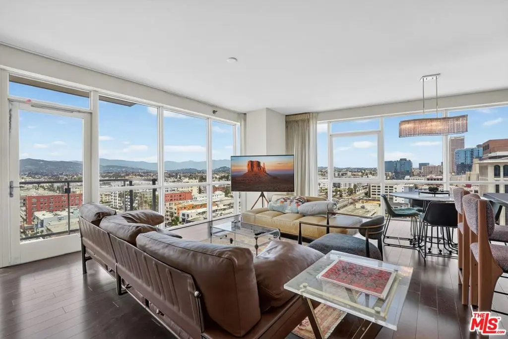 Condominium for sale at 3785 Wilshire Boulevard 1212, Los Angeles, CA featuring 2 beds and 3 baths