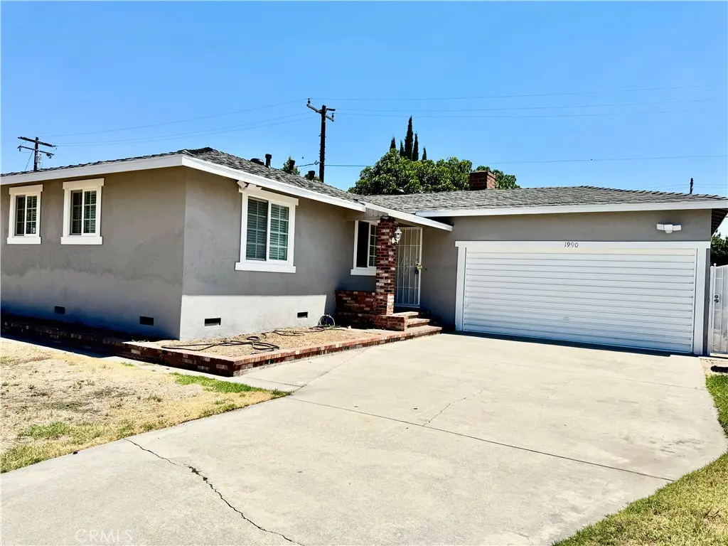 Residential Lease for rent at 1906 W Kenoak Drive, West Covina, Los Angeles County, CA featuring 3 beds and 1 bath