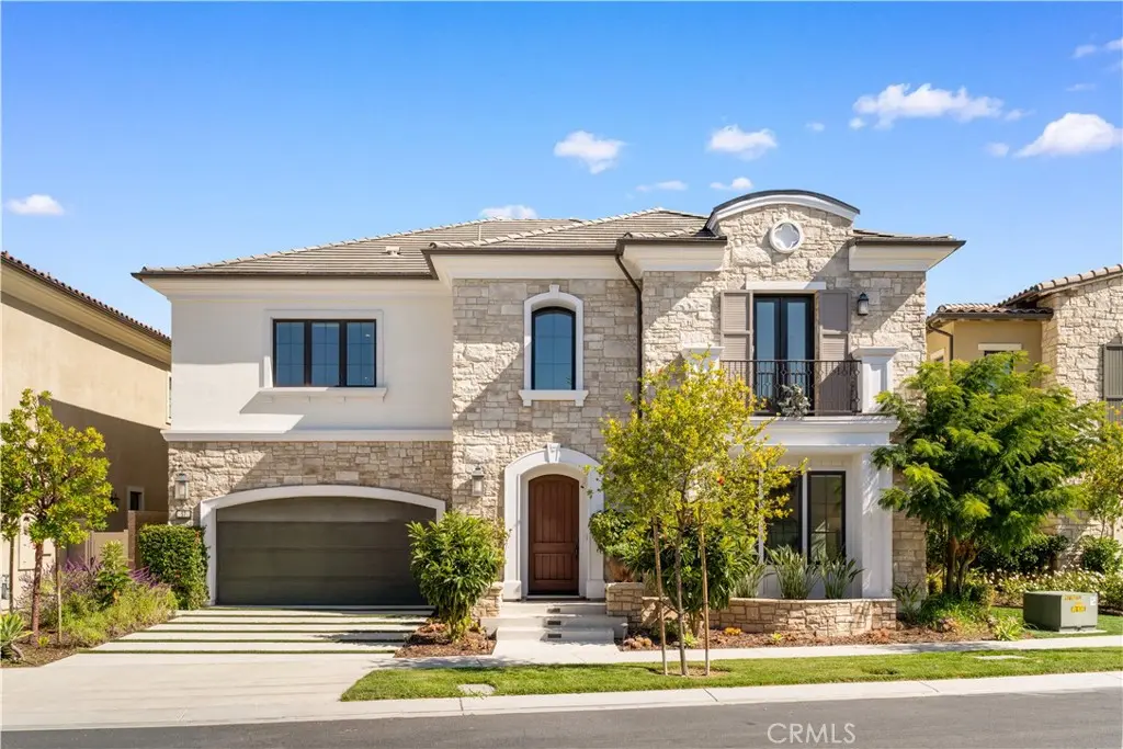 Single Family Residence for rent at 57 Kite, Irvine, CA featuring 5 beds and 6 baths