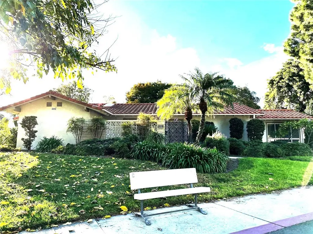 Condominium for sale at 2312 Via Puerta B, Laguna Woods, CA featuring 2 beds and 2 baths