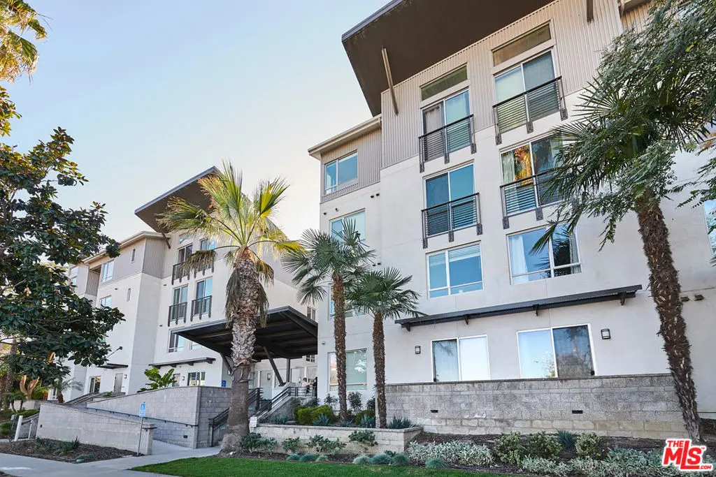 6400 Crescent Parkway 402, Playa Vista, CA — listing photo 1