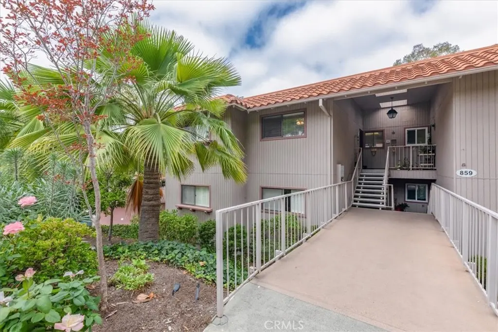 Stock Cooperative for rent at 859 Ronda Mendoza N, Laguna Woods, CA featuring 1 bed and 1 bath