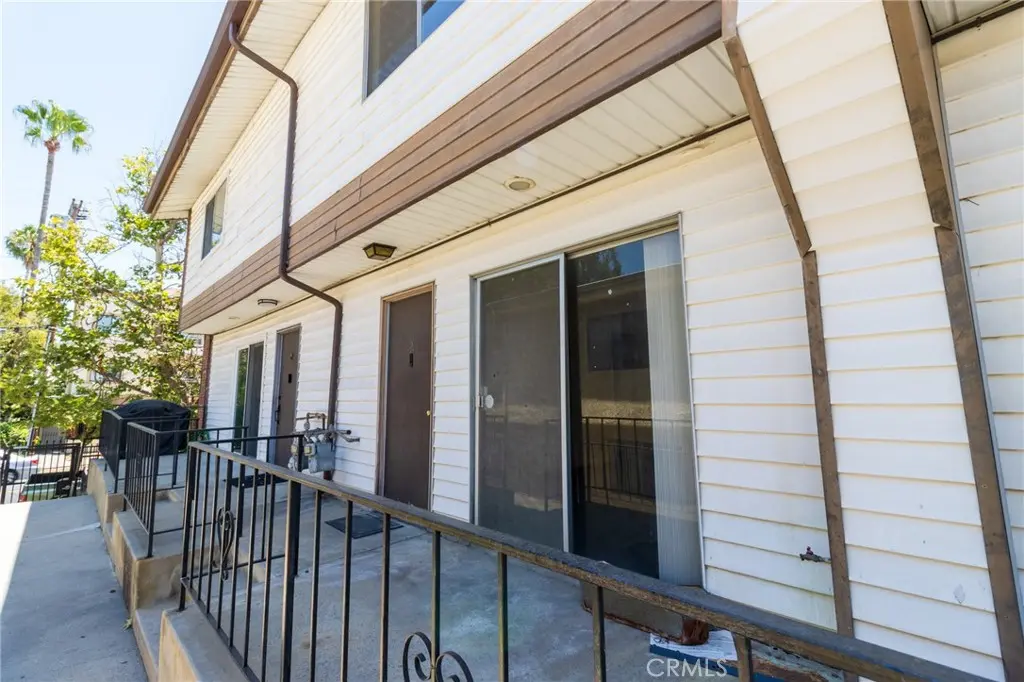 7115 Etiwanda 2, Reseda, CA — listing photo 1