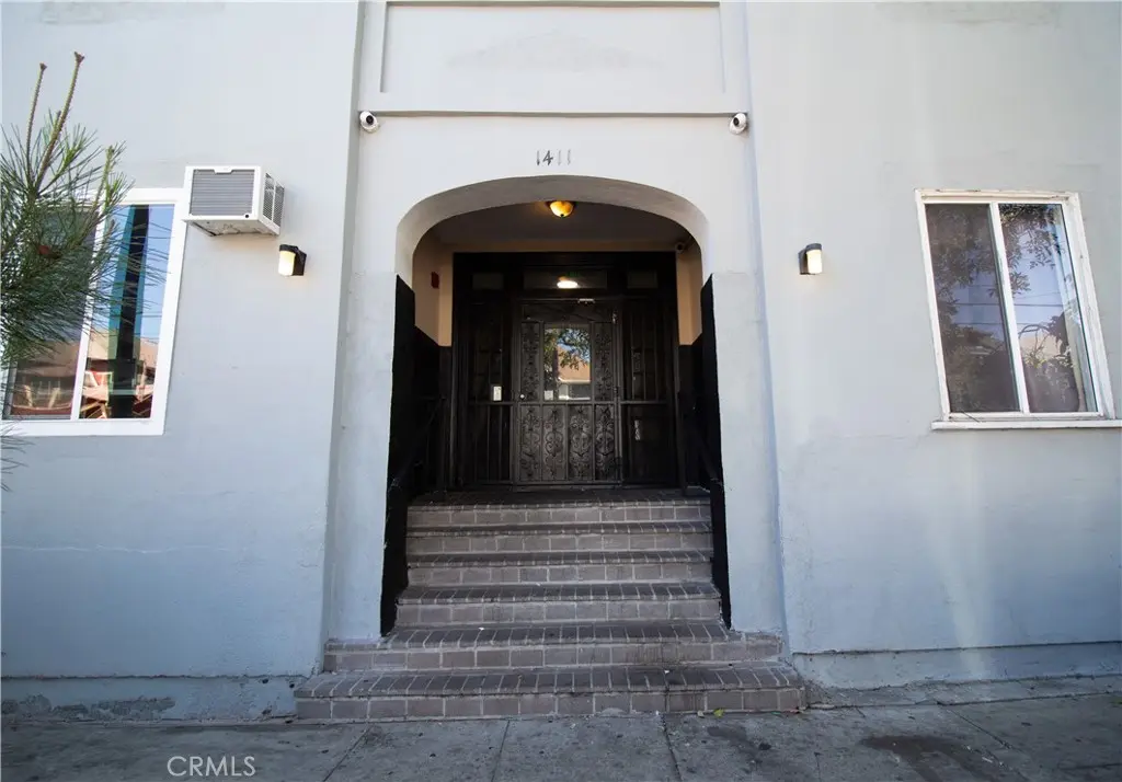 Residential Lease for rent at 1411 Burlington Avenue 30, Los Angeles, Los Angeles County, CA featuring 1 bed and 1 bath