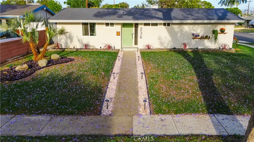 Single Family Residence for rent at 236 Mission, Fullerton, CA featuring 4 beds and 3 baths