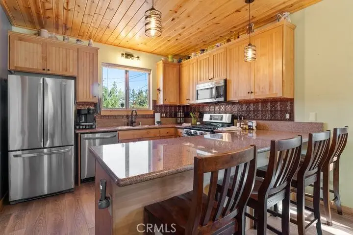 Single Family Residence for rent at 40272 Mahanoy Lane, Big Bear Lake, CA featuring 2 beds and 2 baths