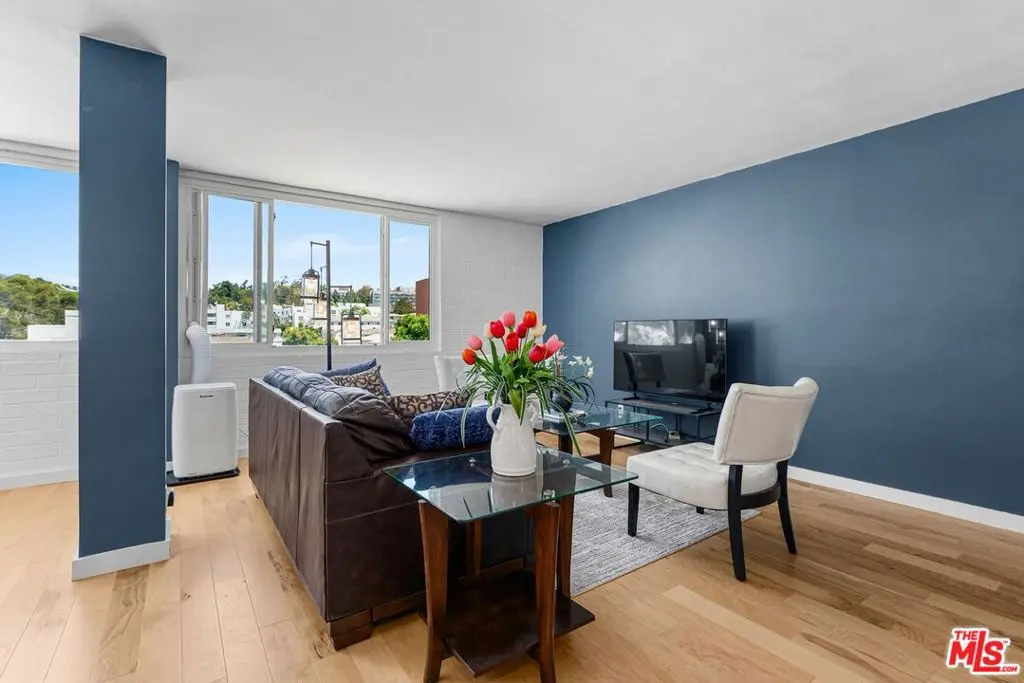 Condominium for sale at 540 Kelton Avenue 501, Los Angeles, CA featuring 2 beds and 3 baths