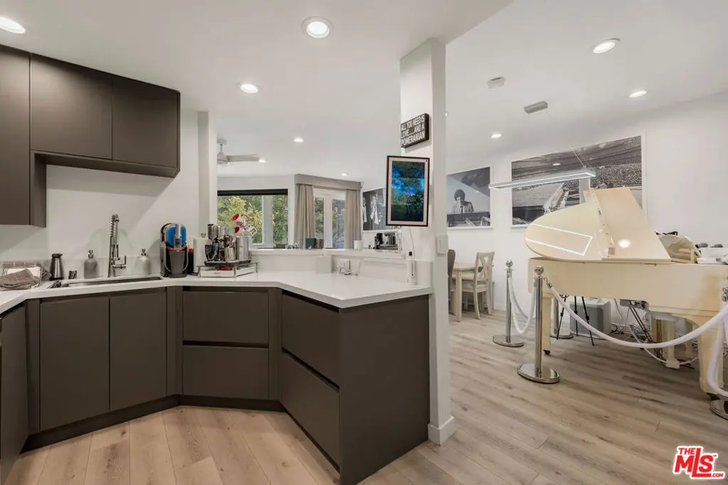 Residential Lease for rent at 8601 W West Knoll Drive 5, West Hollywood, Los Angeles County, CA featuring 2 beds and 3 baths