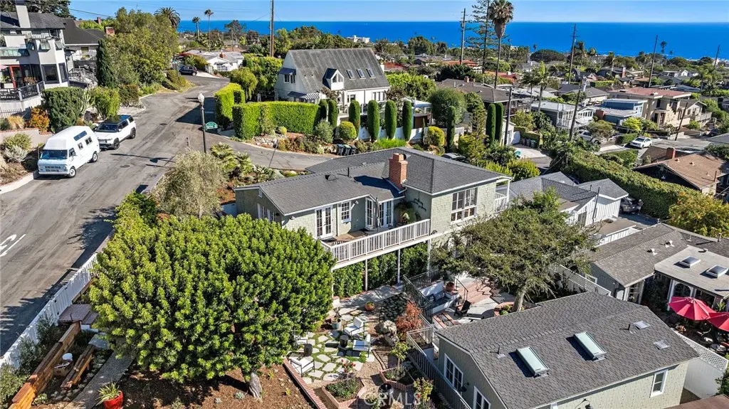 Single Family Residence for rent at 690 Cuprien, Laguna Beach, CA featuring 3 beds and 2 baths