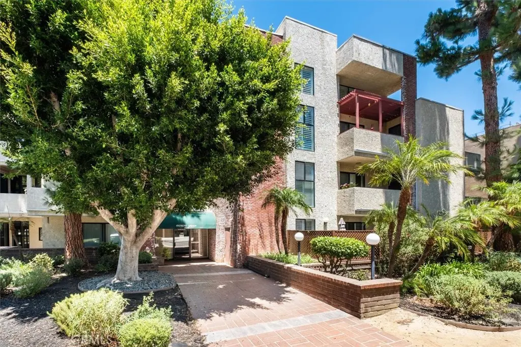 14159 Dickens Street 110, Sherman Oaks, CA — listing photo 1