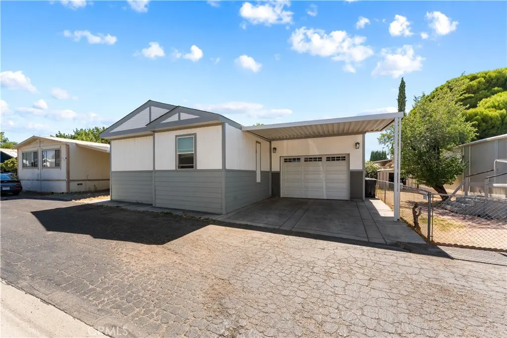 5711 Columbia Way 127, Quartz Hill, CA — listing photo 1