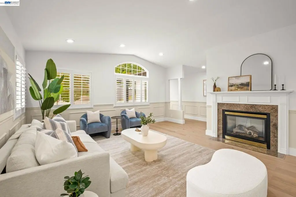 Single Family Residence for sale at 11 Rudgear Dr, Walnut Creek, CA featuring 3 beds and 3 baths