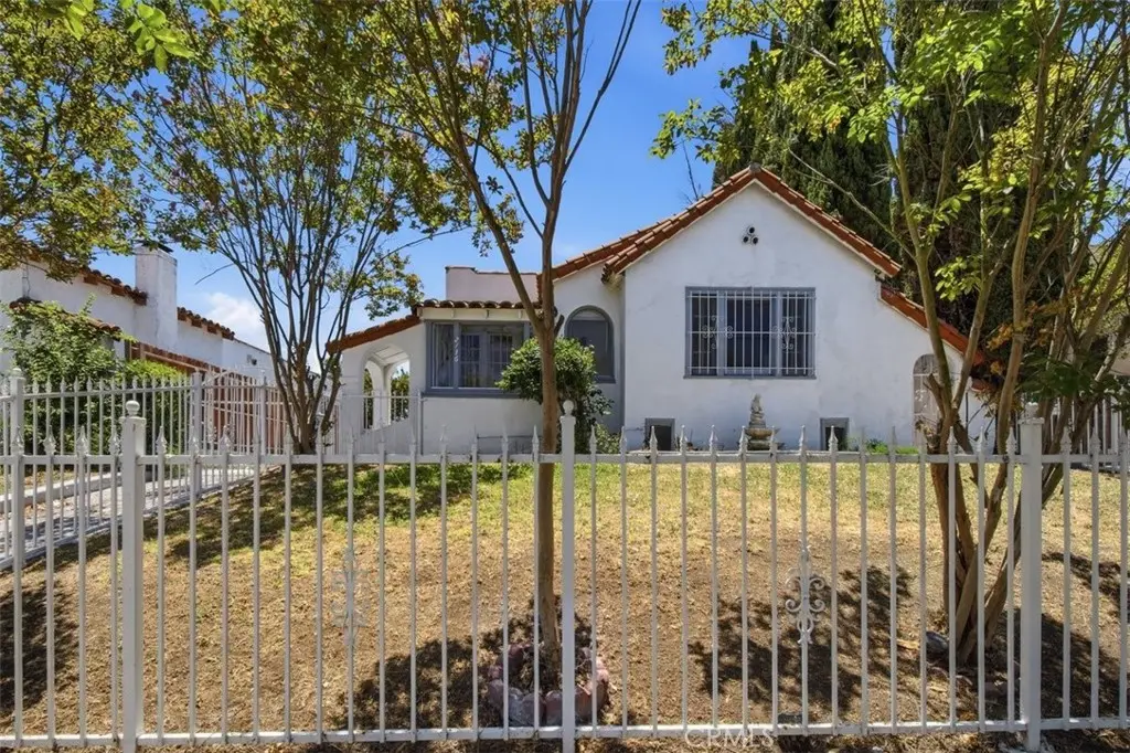 Duplex for sale at 2136 W 75th Street, Los Angeles, CA