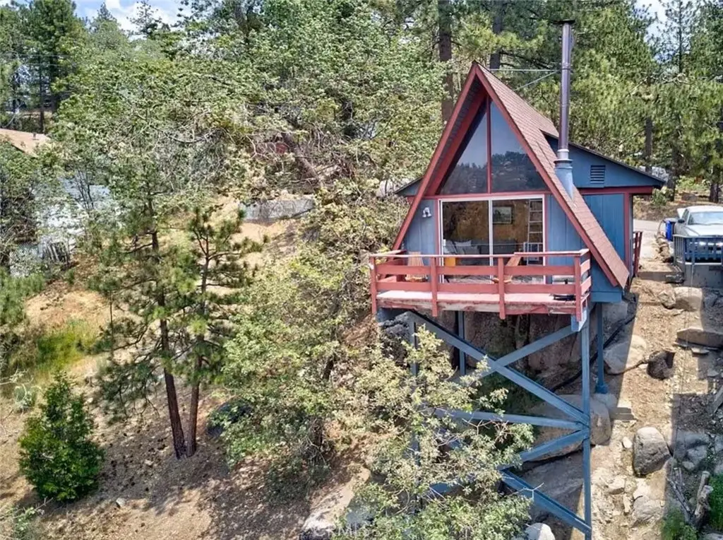33012 Donner, Running Springs, CA — listing photo 1