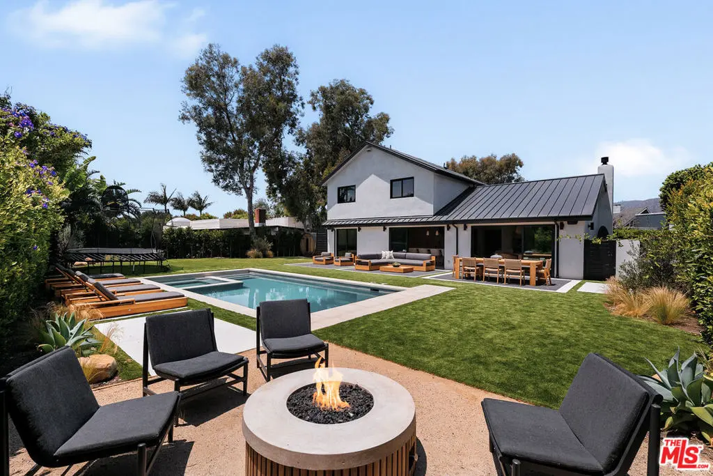 Residential Lease for rent at 6450 Surfside Way, Malibu, Los Angeles County, CA featuring 4 beds and 3 baths